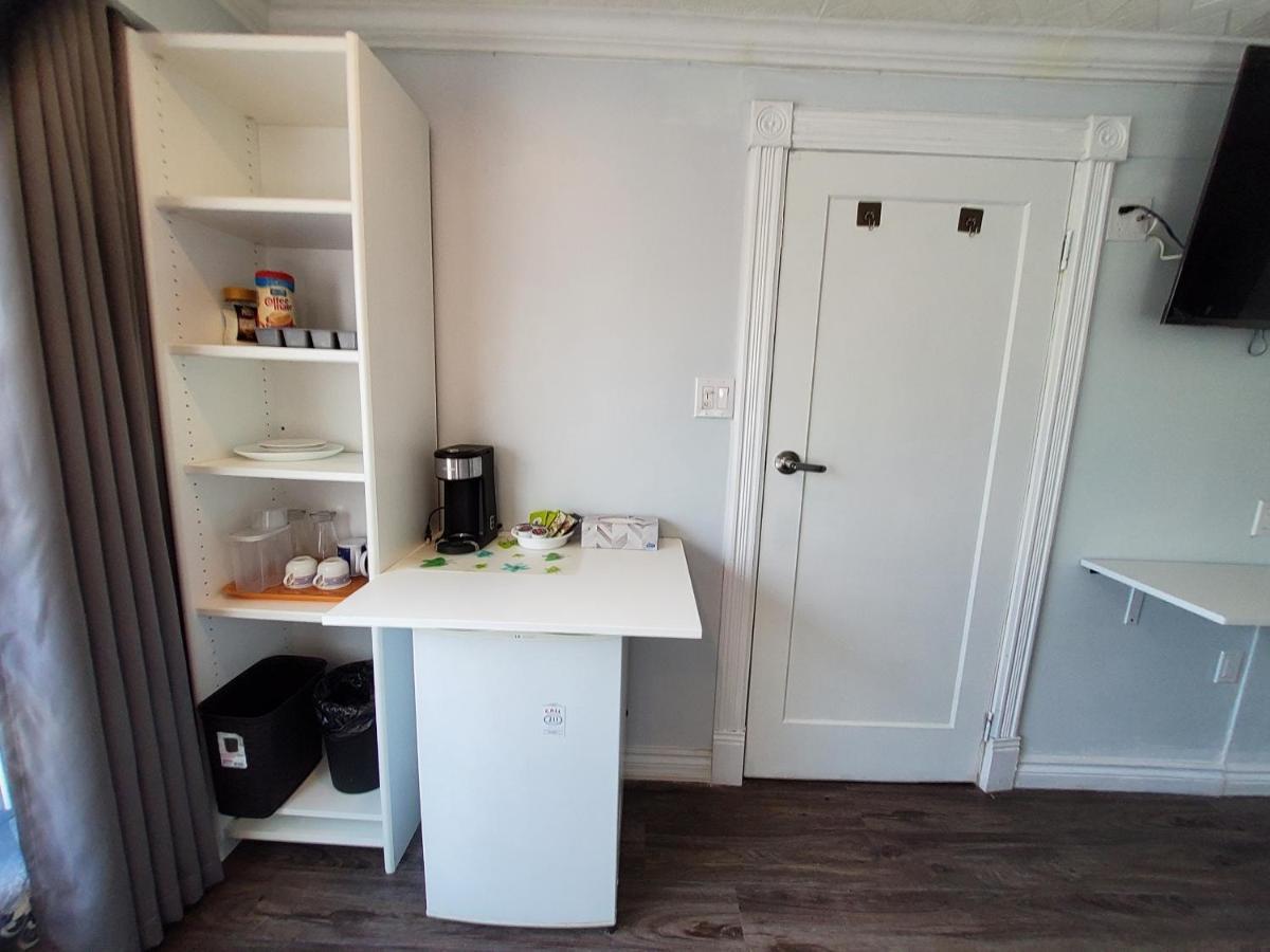 טורונטו Renovated Cozy Bedroom With Private Washroom מראה חיצוני תמונה